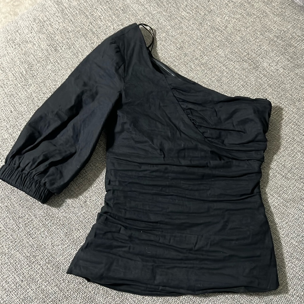 Sz S Nicole Miller one shoulder top